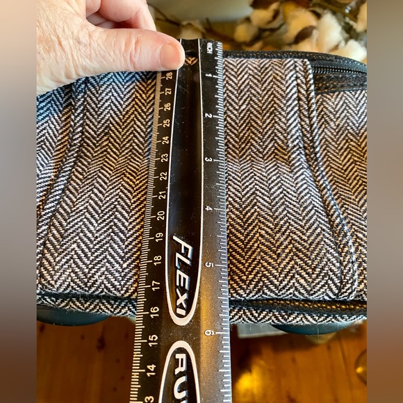 🌸Initials, Inc Train Case (J) 🌸 NWOT - Picture 11 of 11